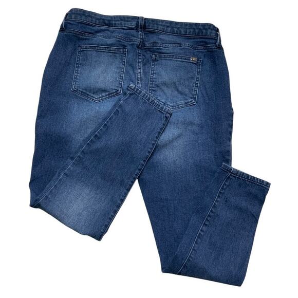 Jennifer Lopez Jeans Women's Size 8 Distressed Whiskers Stretched Denim - Picture 4 of 9